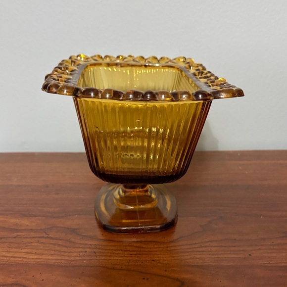 Vintage Amber Glass Pedestal Bowl Scalloped Edge - Picture 4 of 7